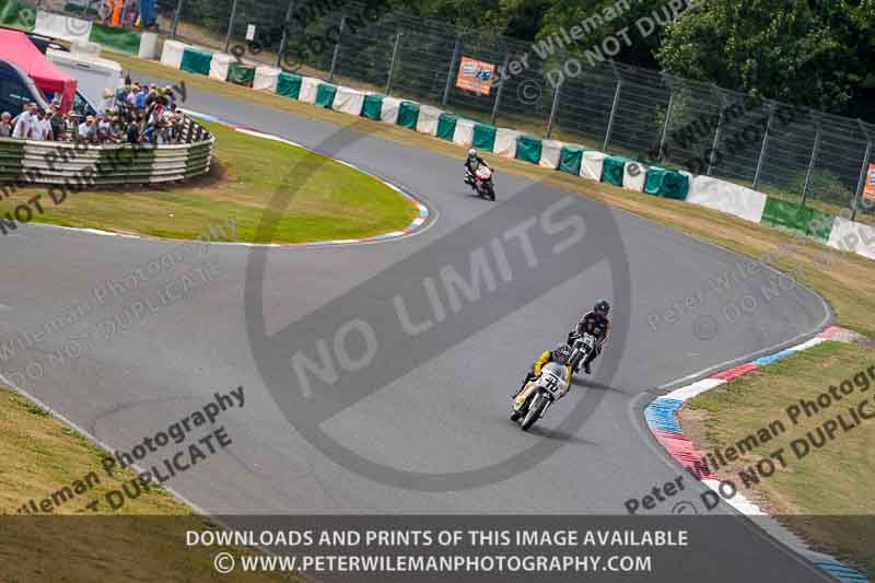 Vintage motorcycle club;eventdigitalimages;mallory park;mallory park trackday photographs;no limits trackdays;peter wileman photography;trackday digital images;trackday photos;vmcc festival 1000 bikes photographs